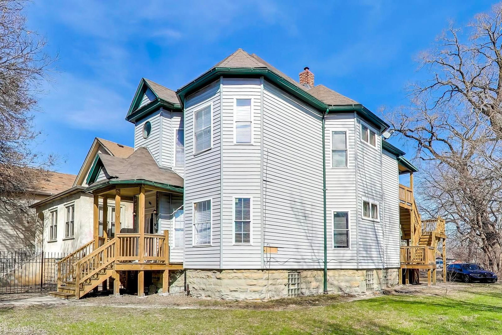 6853 S Perry Avenue, Chicago, IL 60621 — exterior view
