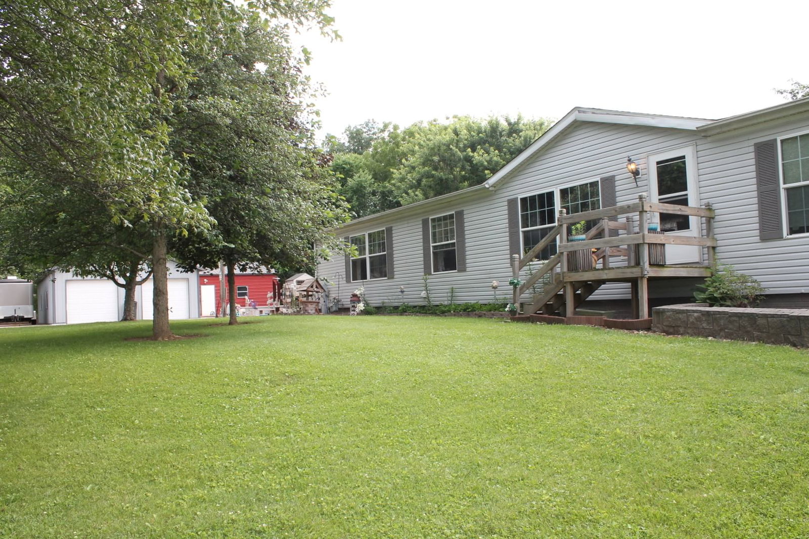 1462 303rd Street, Sherrard, IL 61281 — exterior view