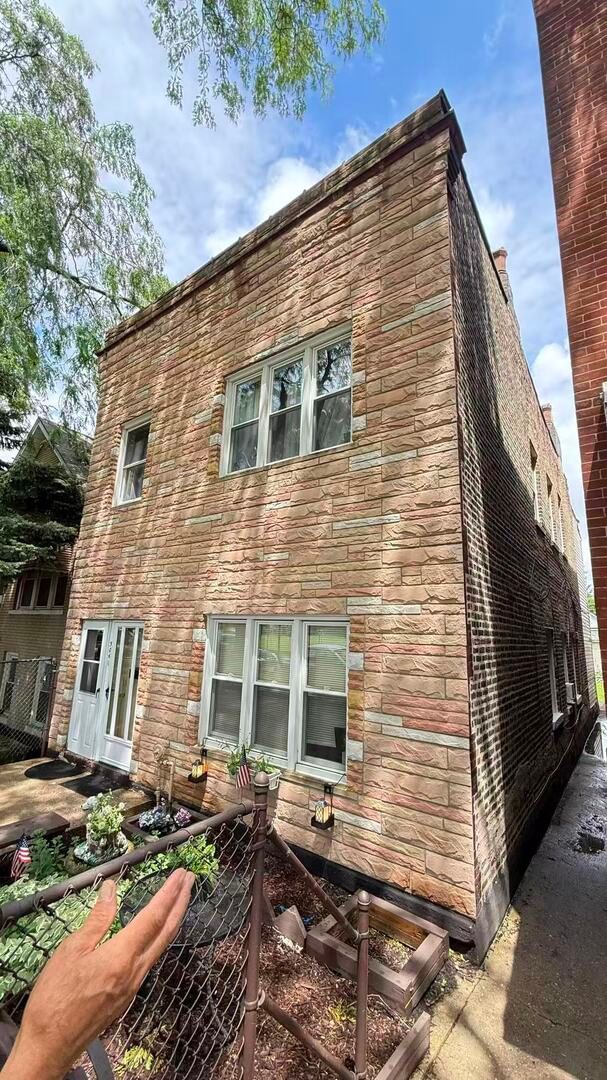 906 W 36TH Street, Chicago, IL 60609 — exterior view