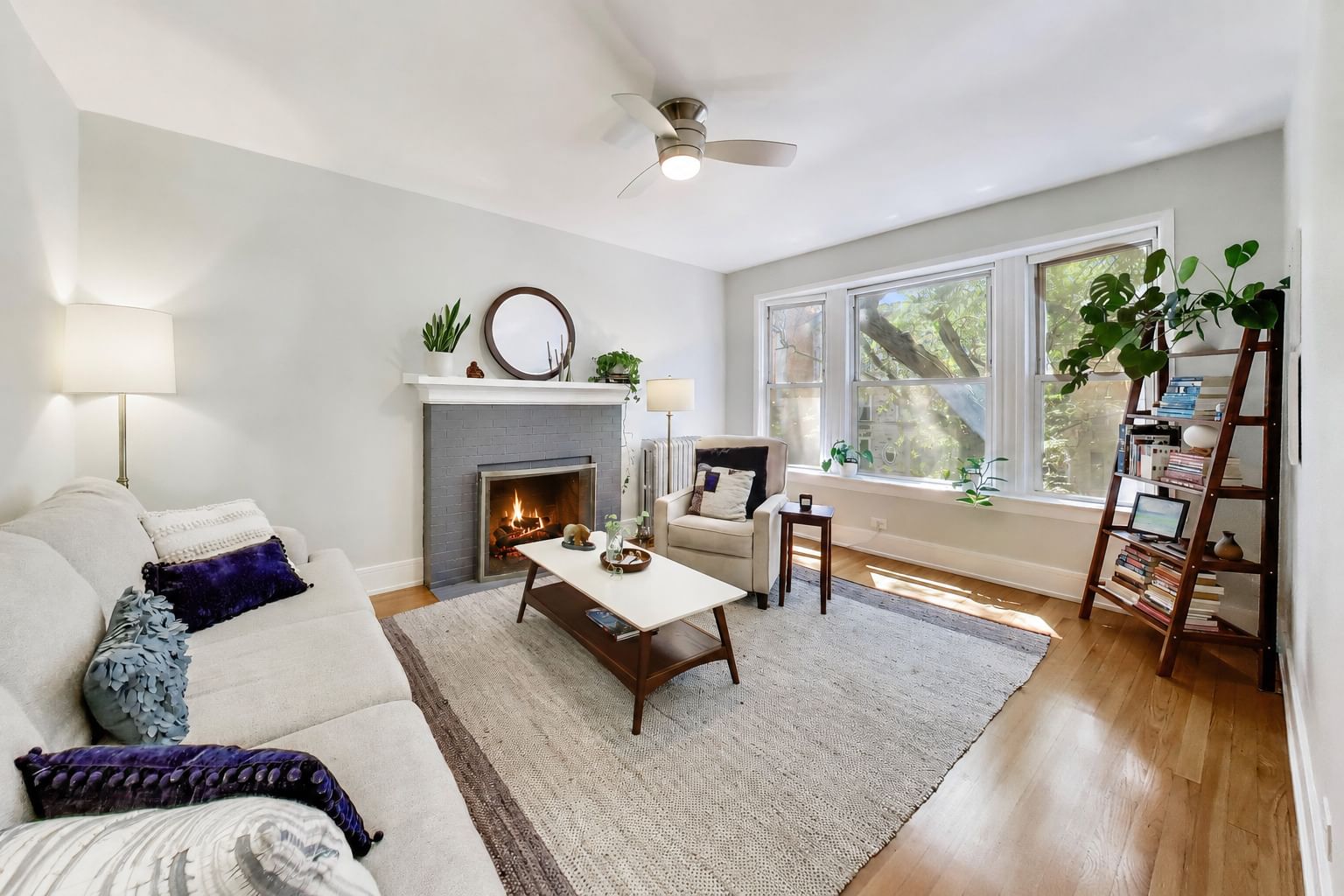 5251 N Winthrop Avenue #2, Chicago, IL 60640 — living view