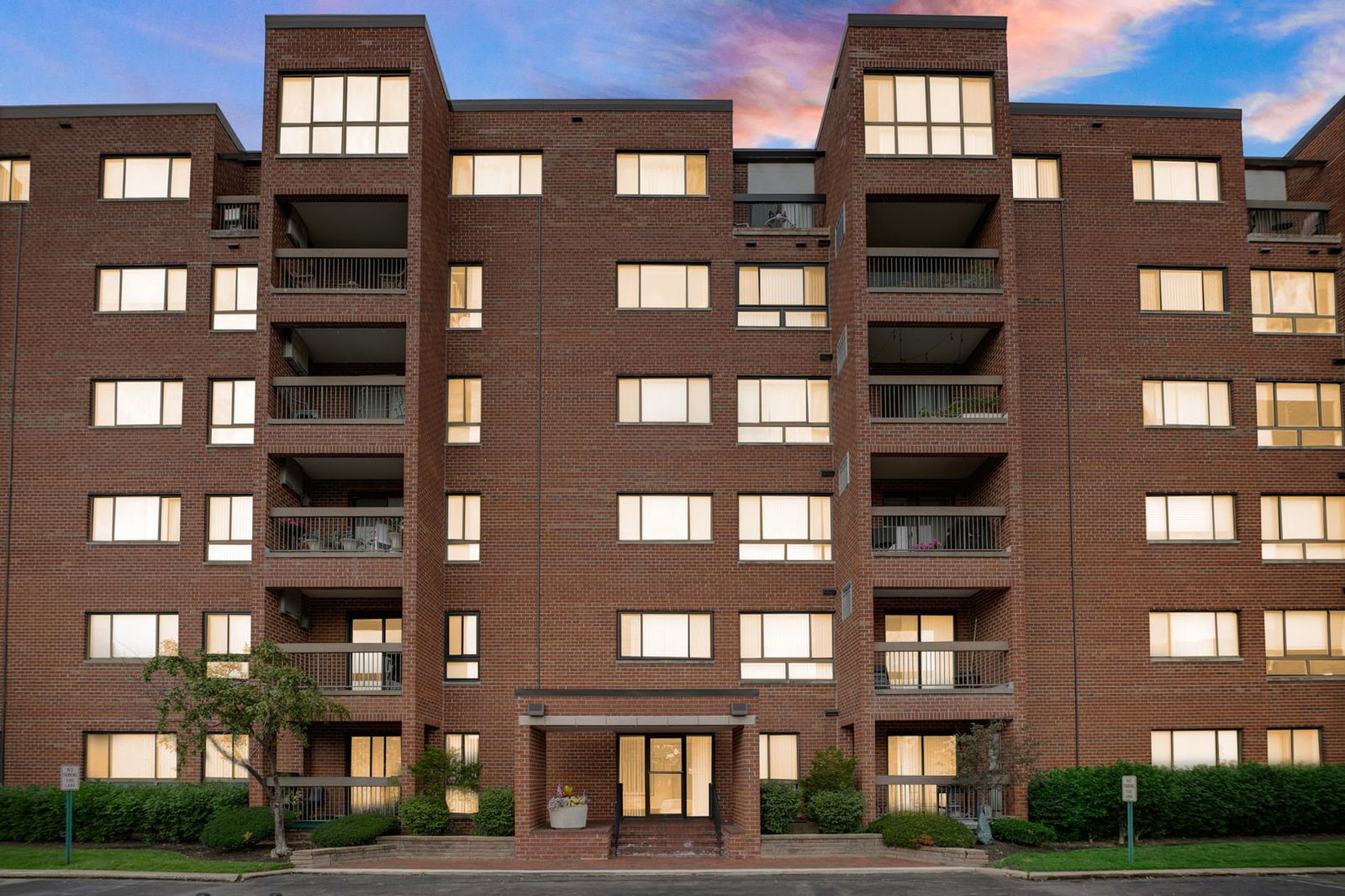 600 Naples Court #106, Glenview, IL 60025 — exterior view