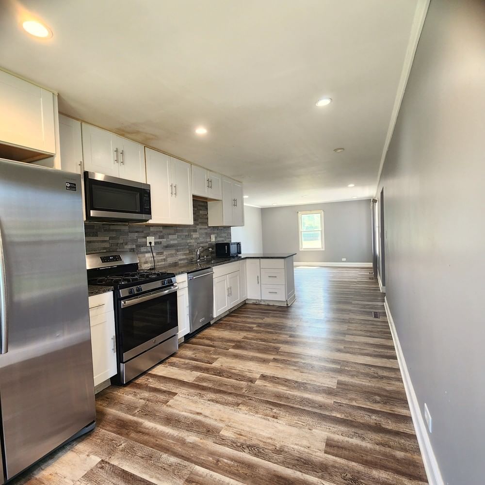 512 Cherry Circle, Glenview, IL 60025 — living view