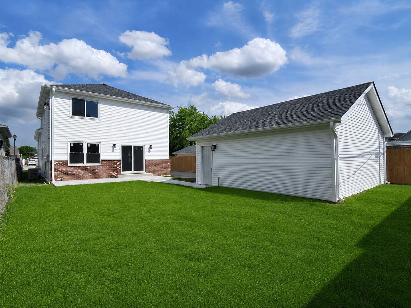 6604 Chester Avenue, Hodgkins, IL 60525 — exterior view