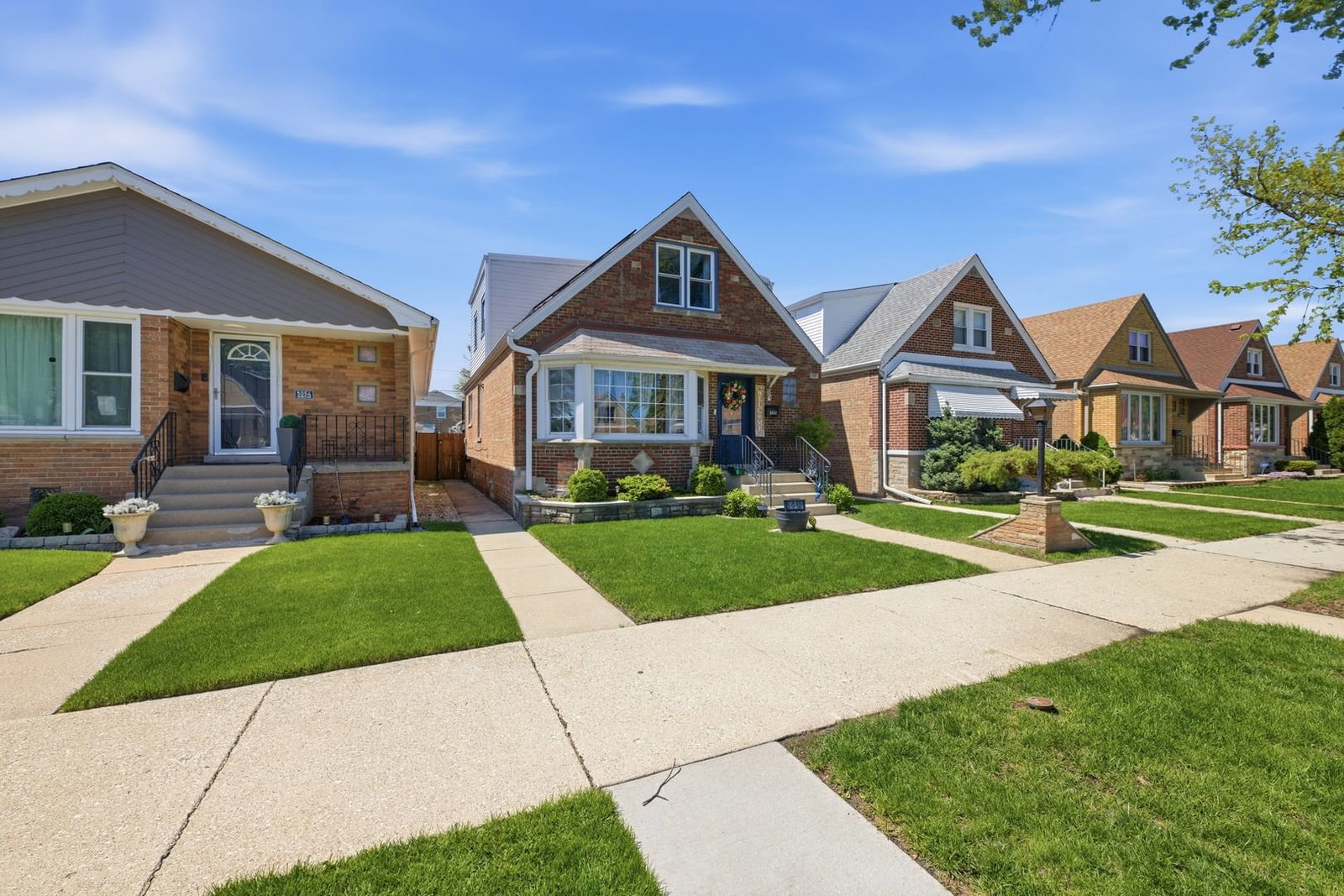 5052 S Laporte Avenue, Chicago, IL 60638 — exterior view
