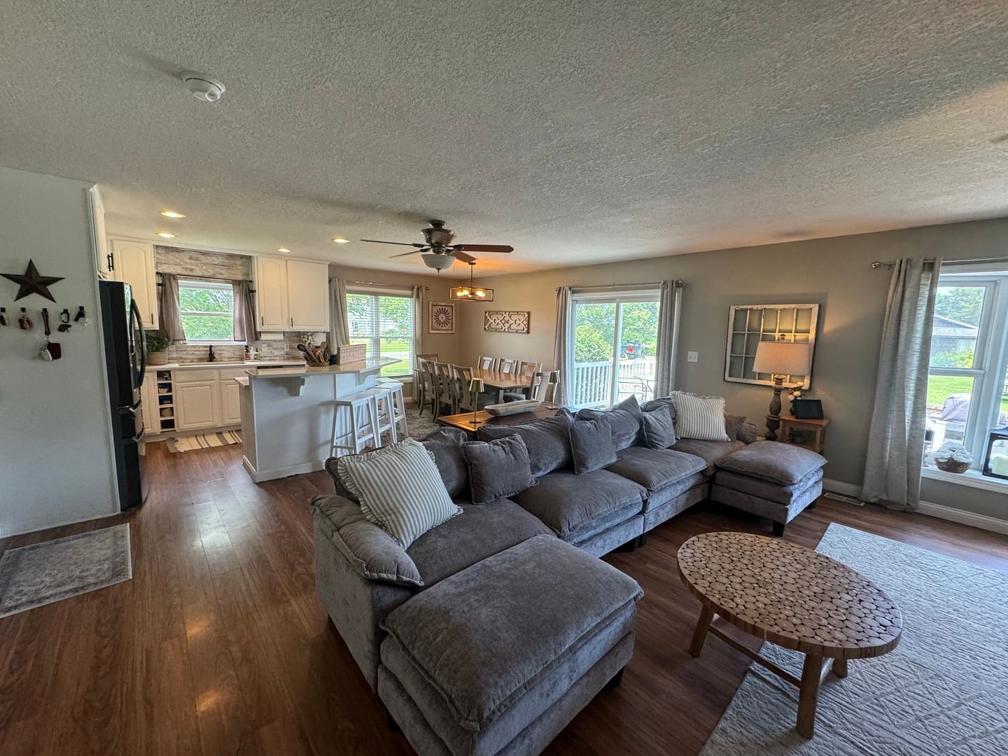 1204 NE 5th Avenue, Aledo, IL 61231 — exterior view