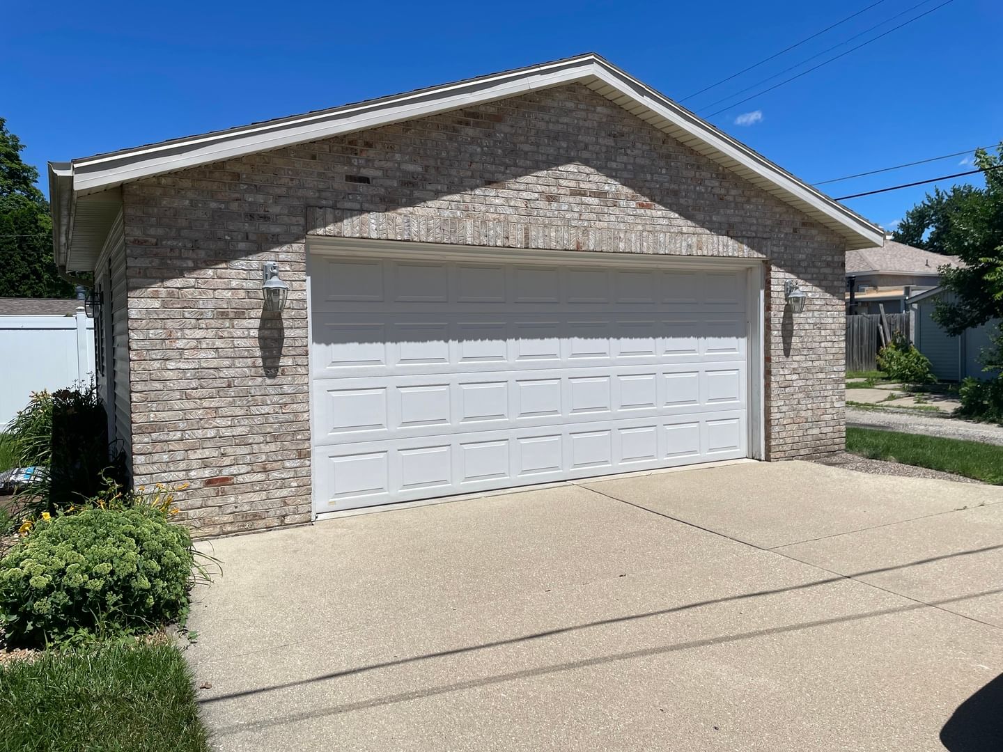 1606 Prospect Avenue, Lasalle, IL 61301 — exterior view