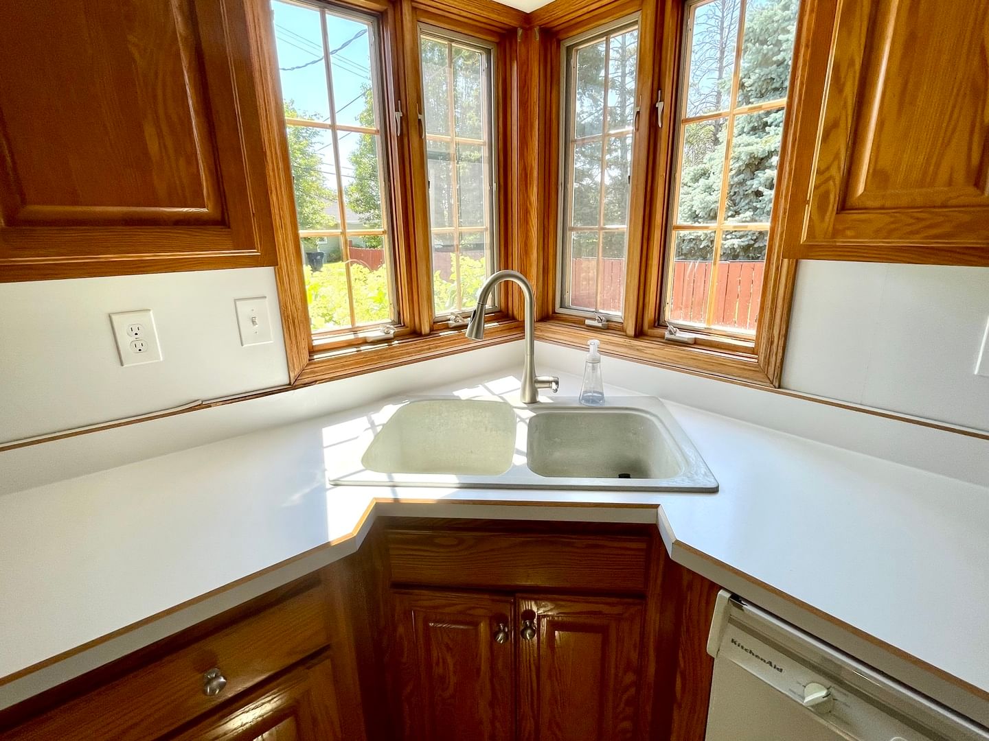 1606 Prospect Avenue, Lasalle, IL 61301 — living view