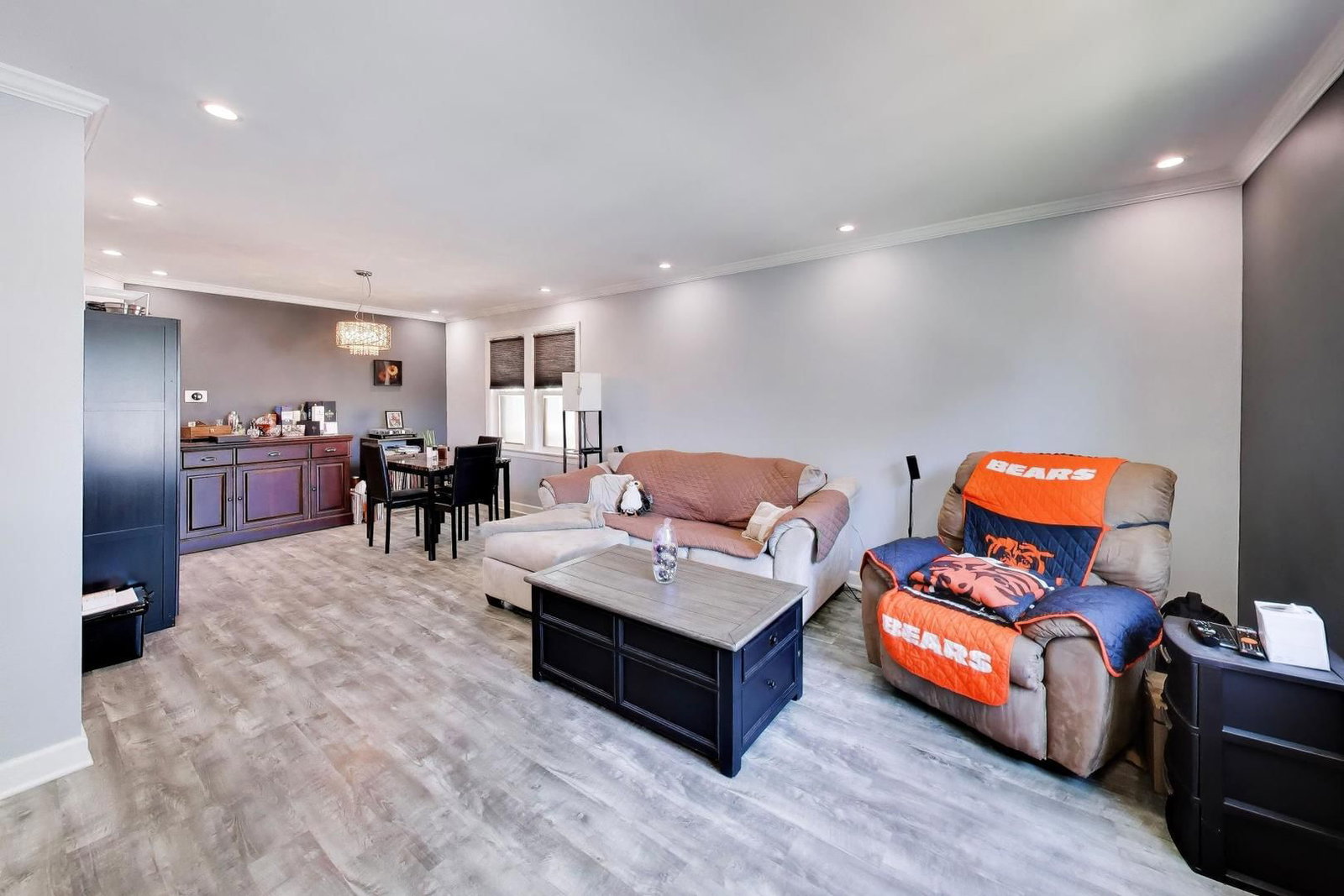 5016 N Mango Avenue #2, Chicago, IL 60630 — exterior view
