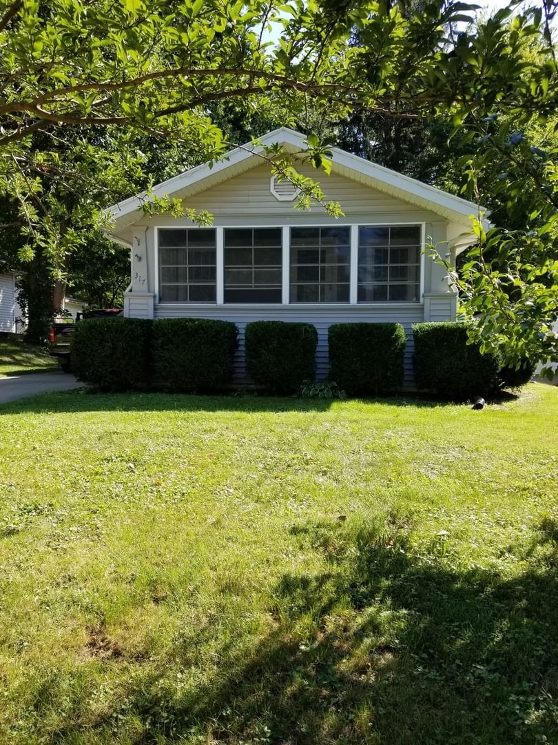317 Glenn Avenue, Normal, IL 61761 — living view