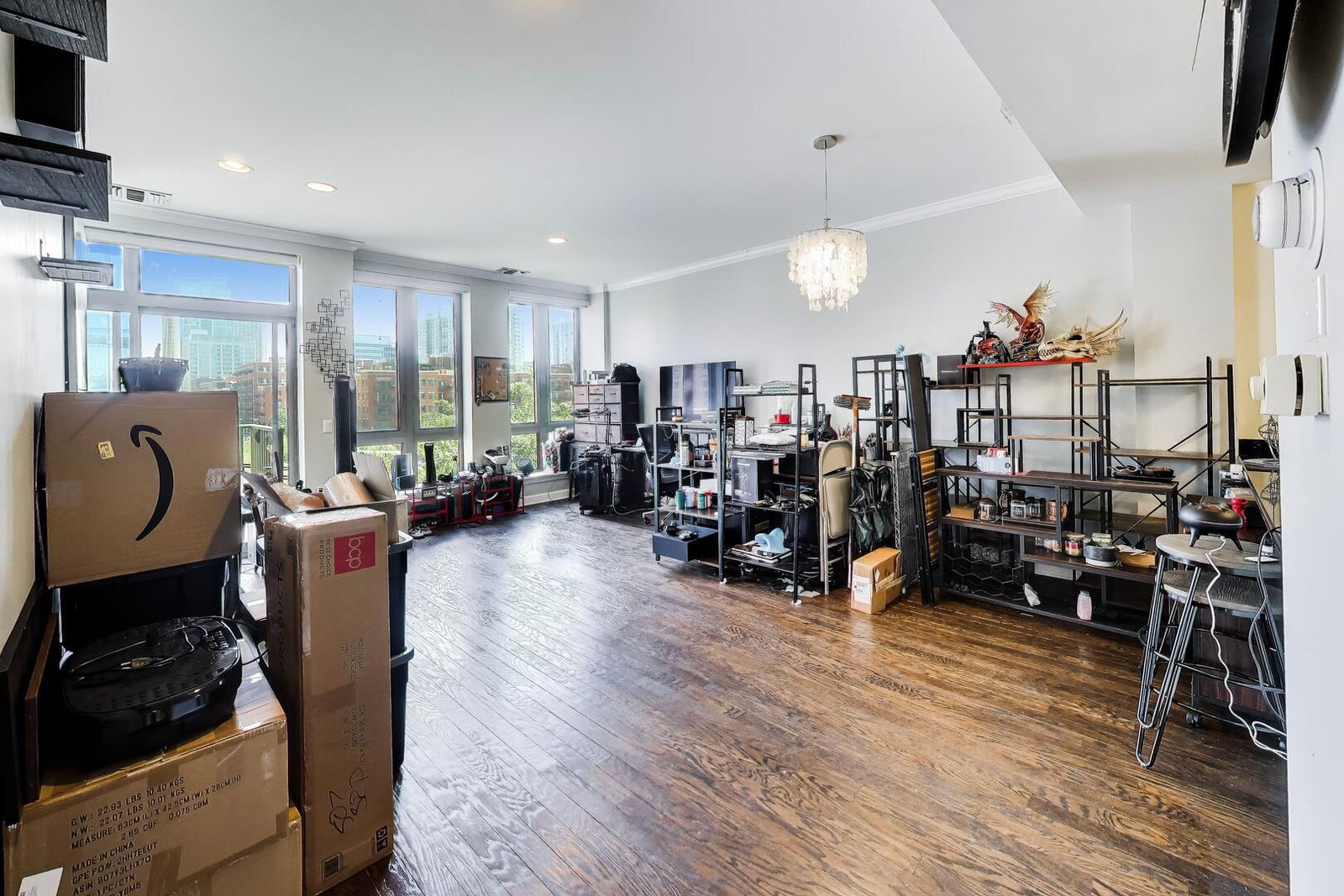 400 N CLINTON Street #507, Chicago, IL 60654 — kitchen view