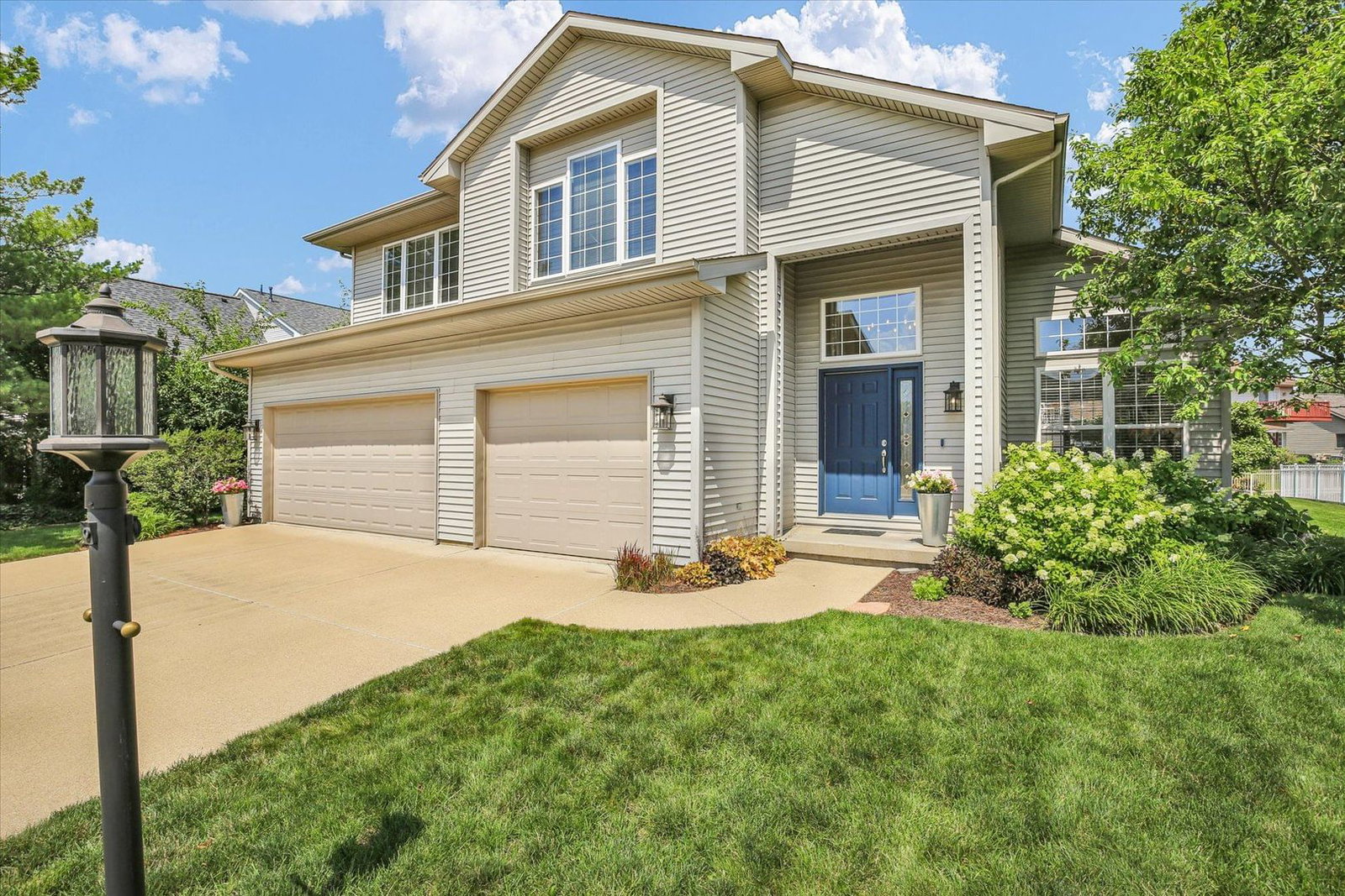 1511 Bridge Point Lane, Champaign, IL 61822 — exterior view