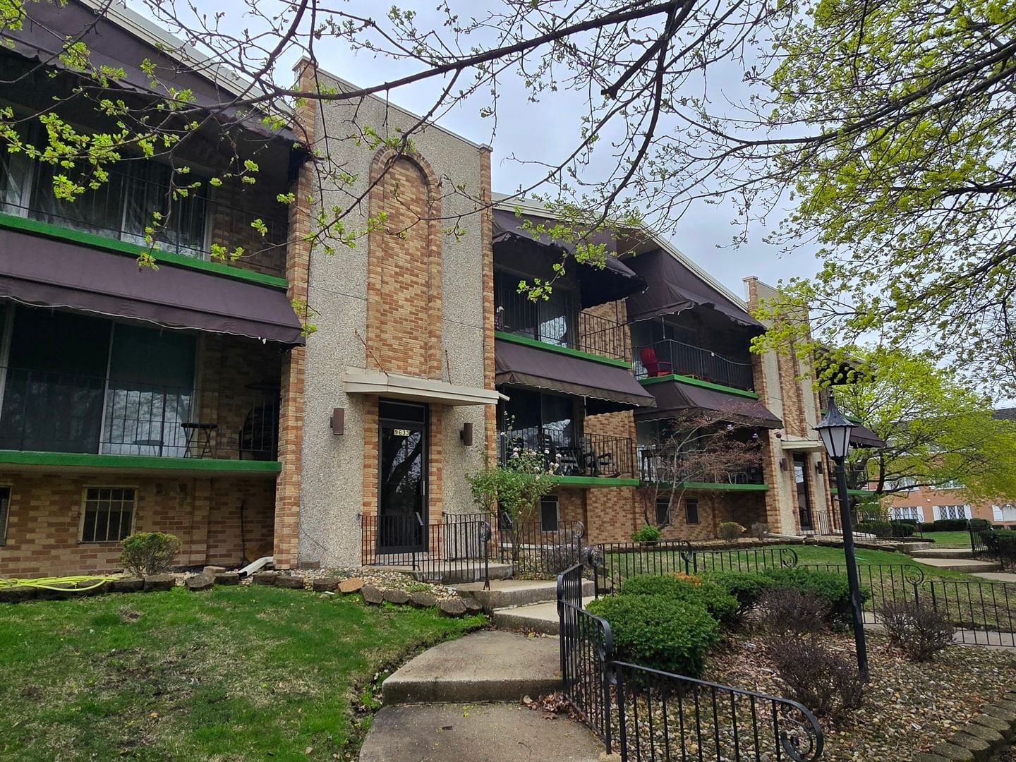 9637 S Keeler Avenue #1E, Oak Lawn, IL 60453 — exterior view