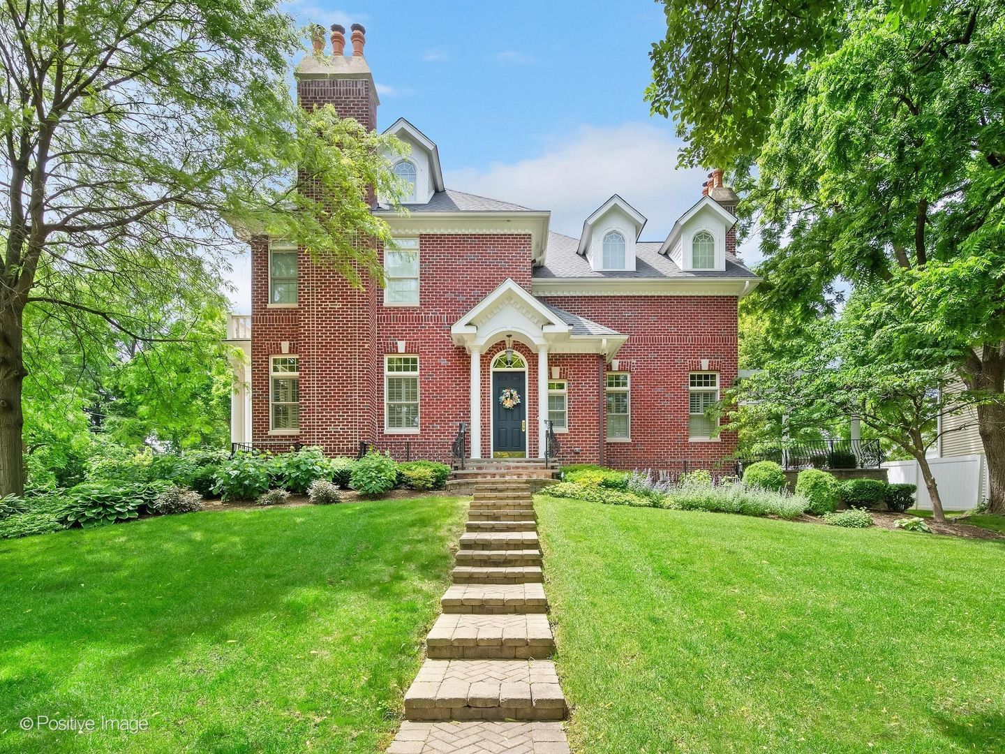 635 W 4th Street, Hinsdale, IL 60521 — exterior view