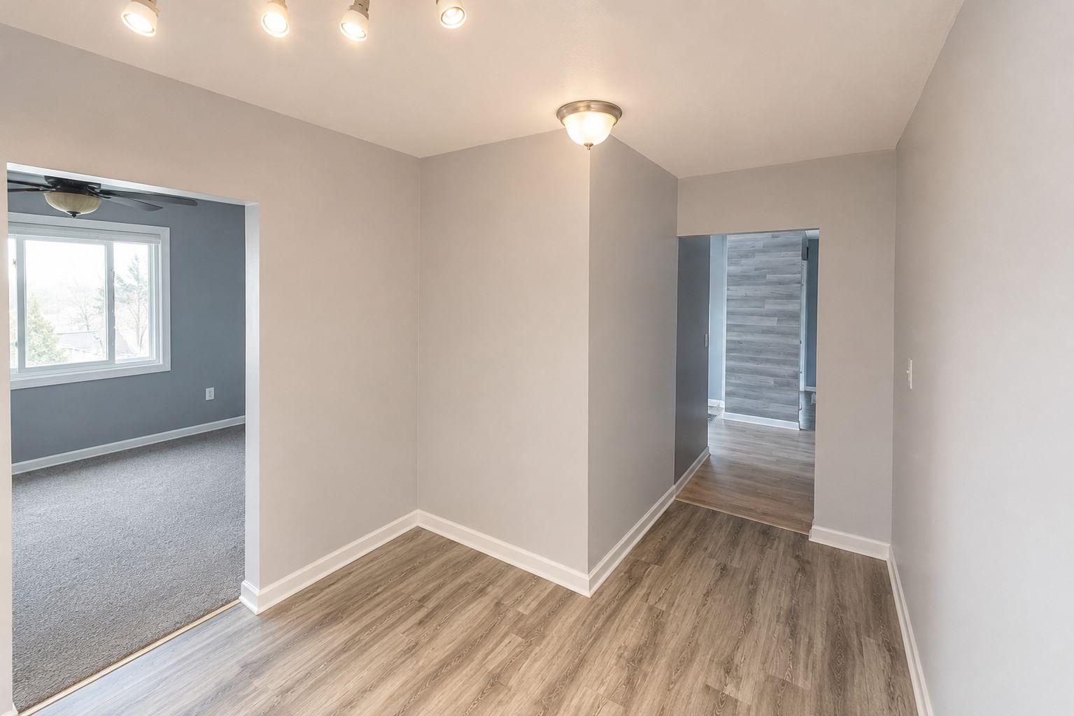 5500 Lincoln Avenue #510-E, Morton Grove, IL 60053 — living view