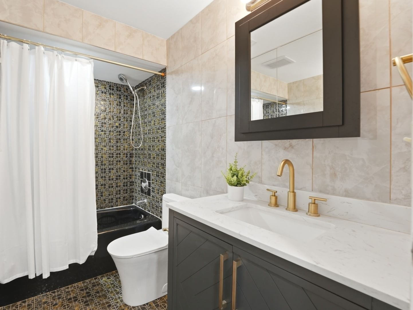 9331 Landings Lane #204, Des Plaines, IL 60016 — kitchen view