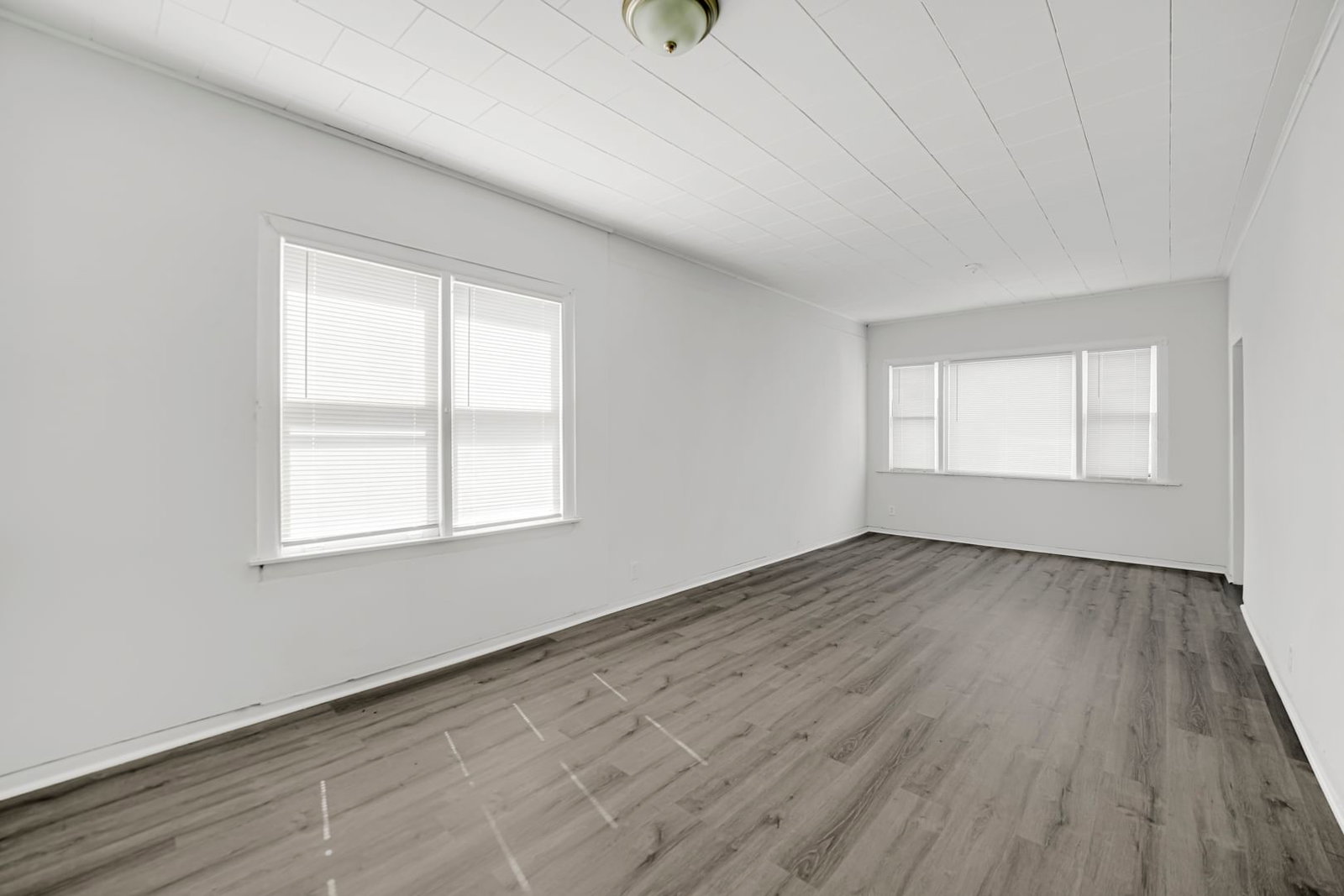 120 E Kensington Avenue #2-F, Chicago, IL 60628 — exterior view