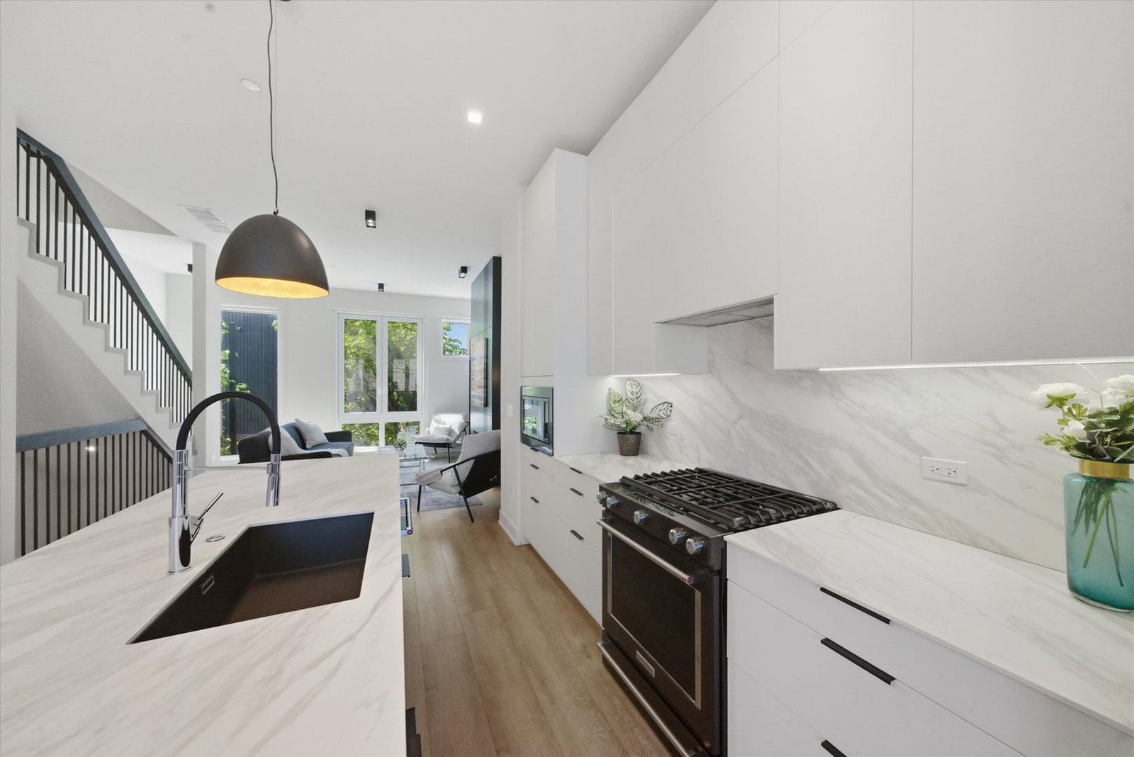 4250 W Belmont Avenue #1, Chicago, IL 60641 — kitchen view