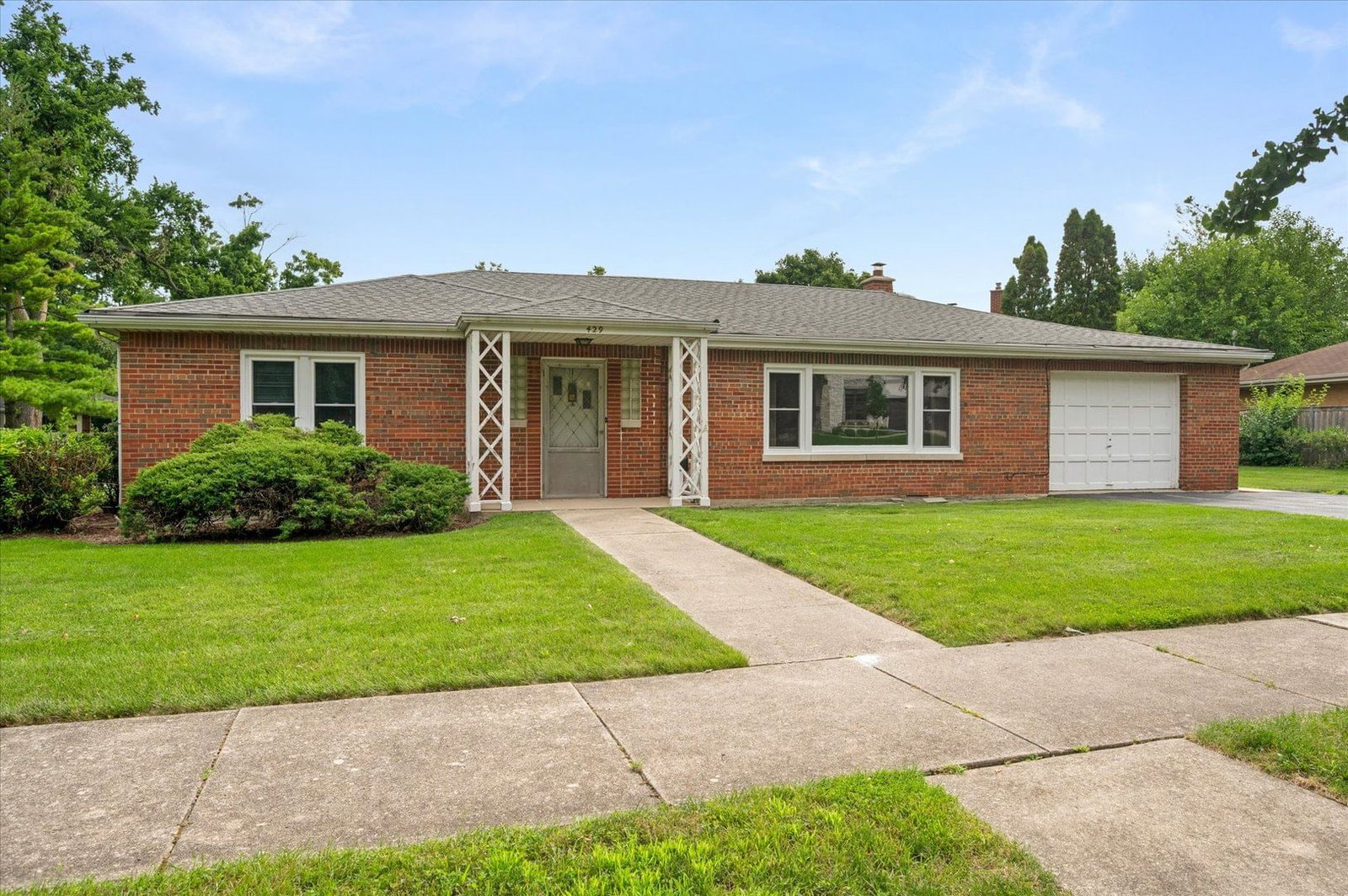 429 S Stratford Avenue, Elmhurst, IL 60126 — exterior view