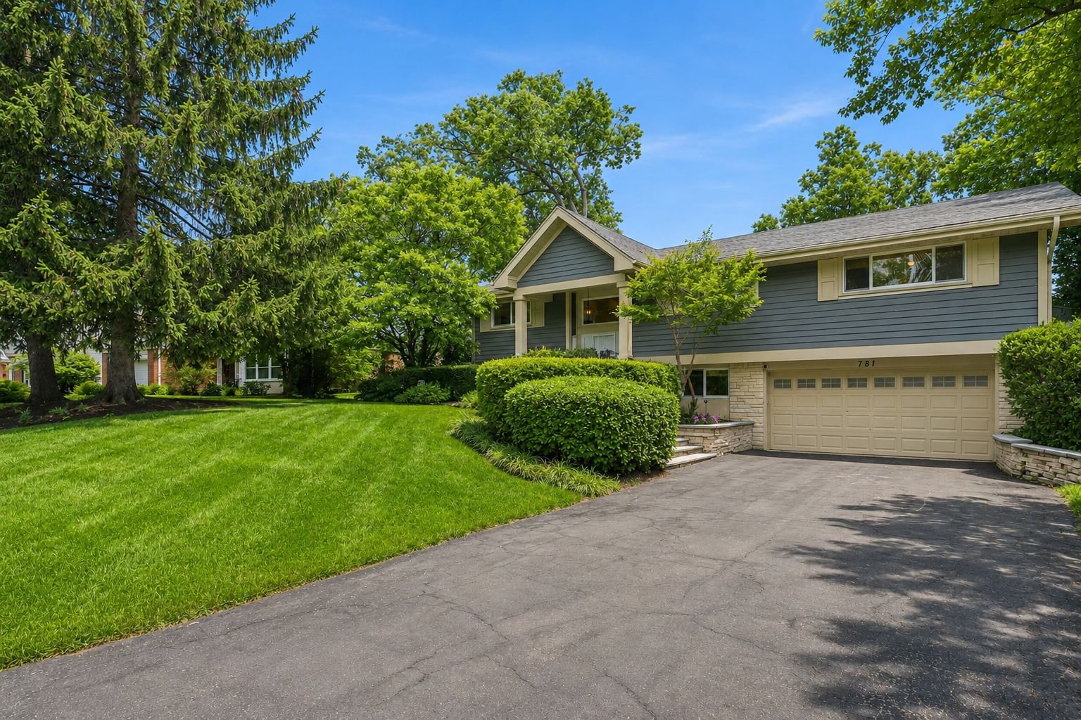 781 Shag Bark Lane, Deerfield, IL 60015 — exterior view