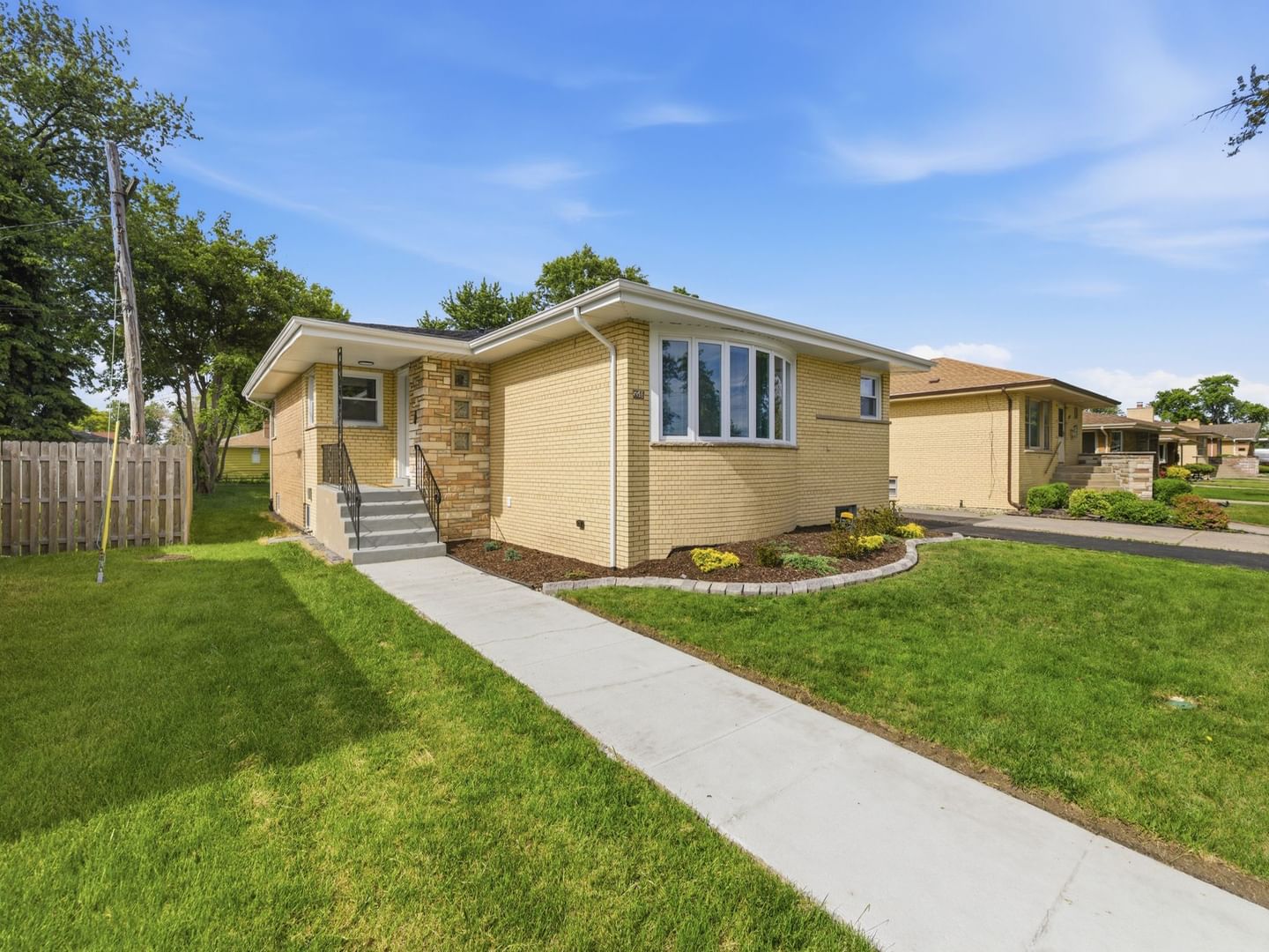5544 Oakdale Drive, Oak Lawn, IL 60453 — exterior view