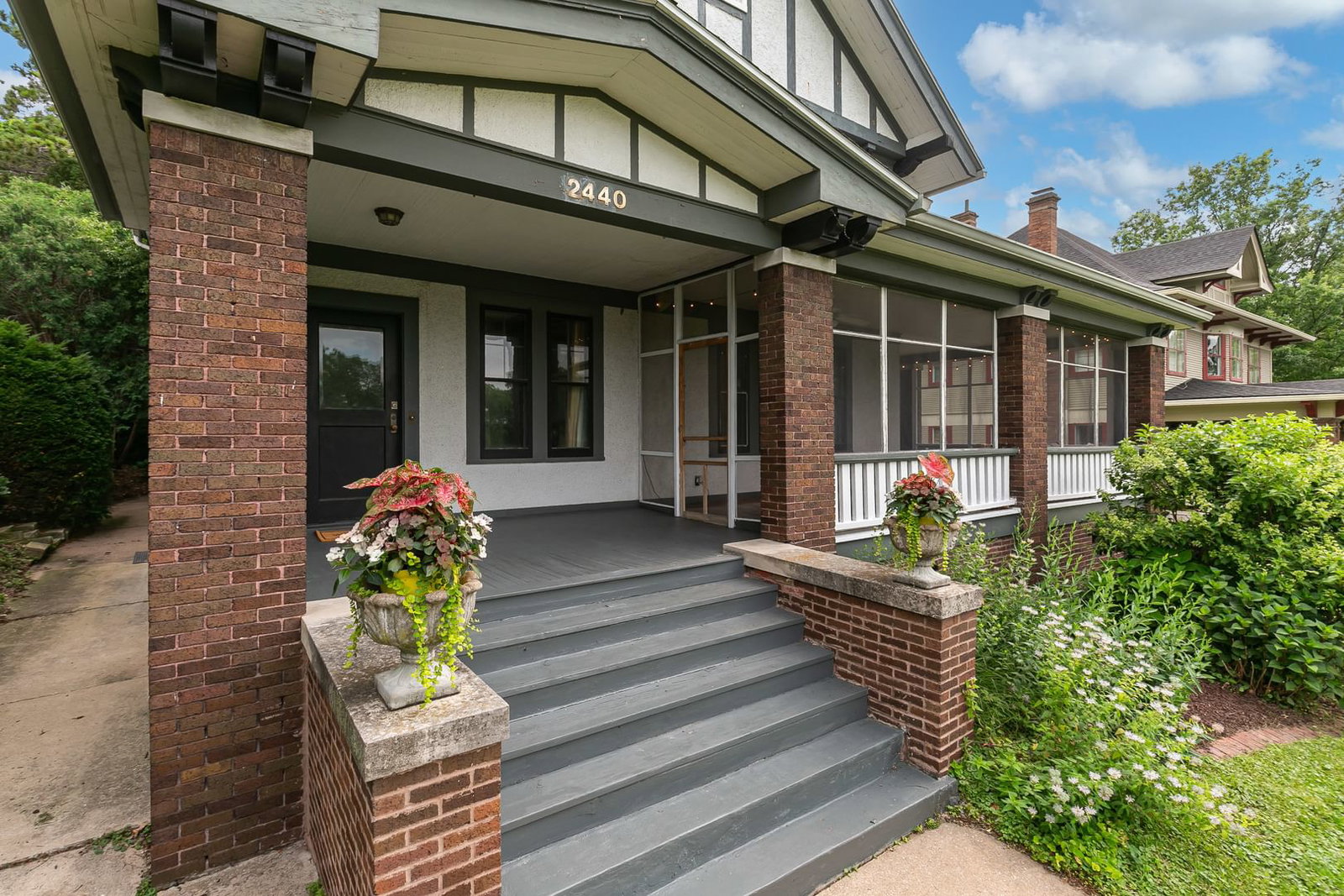 2440 E RIVER Drive, Davenport, IA 52803 — exterior view