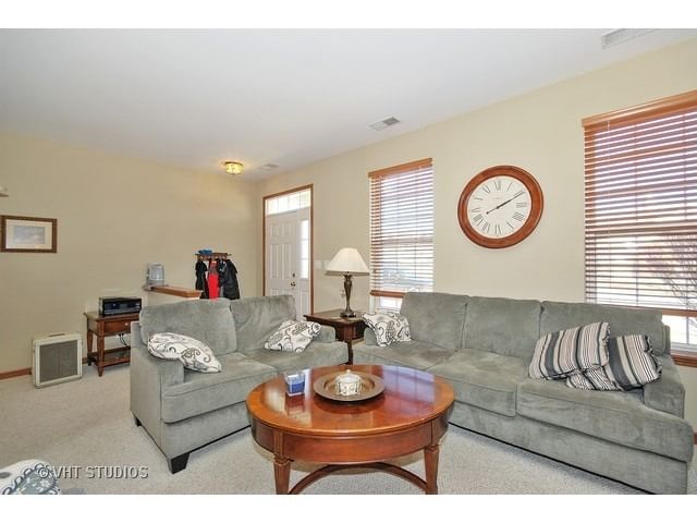 2275 Federal Drive #1, Aurora, IL 60503 — exterior view