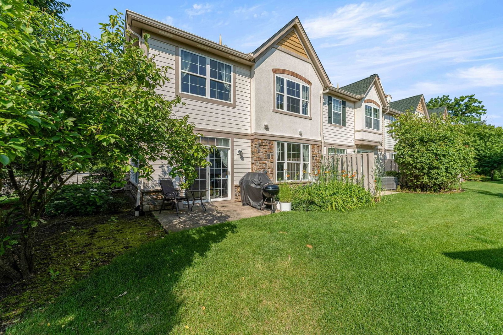 2137 Shadow Creek Court, Vernon Hills, IL 60061 — exterior view