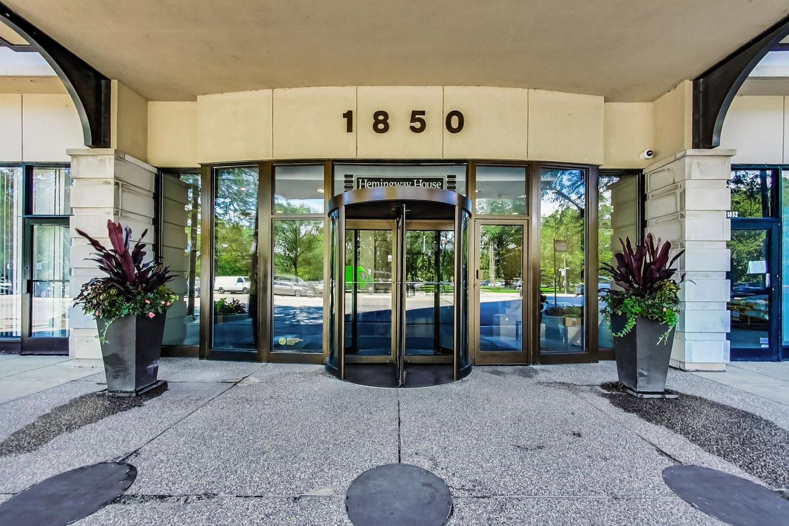 1850 N CLARK Street #1205, Chicago, IL 60614 — exterior view
