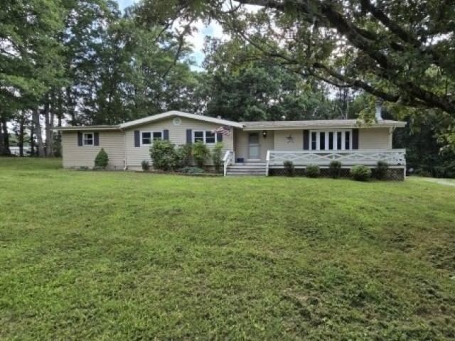 15827 N Mccauley Lane, Mt Vernon, IL 62864 — exterior view