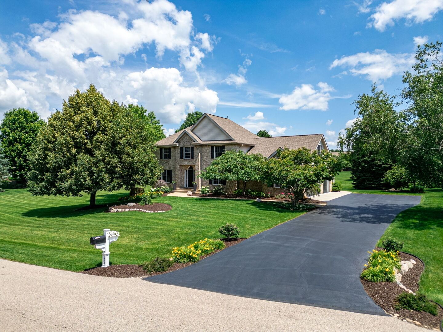 840 BOULDER RIDGE Drive, Belvidere, IL 61008 — exterior view