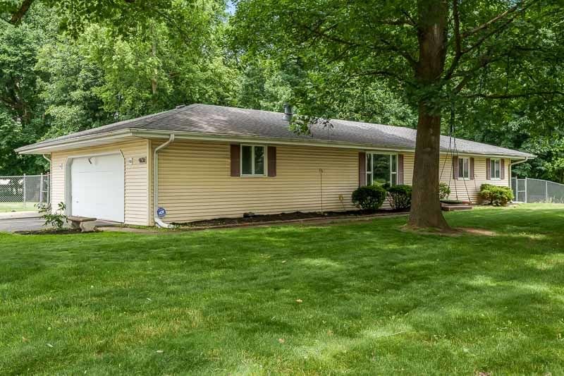 4636 Bobtail Circle, Rockford, IL 61109 — kitchen view