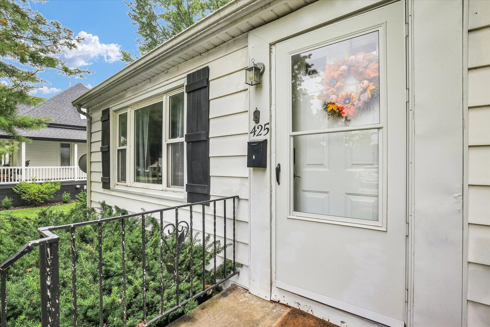 425 S Beech Street, Arthur, IL 61911 — exterior view