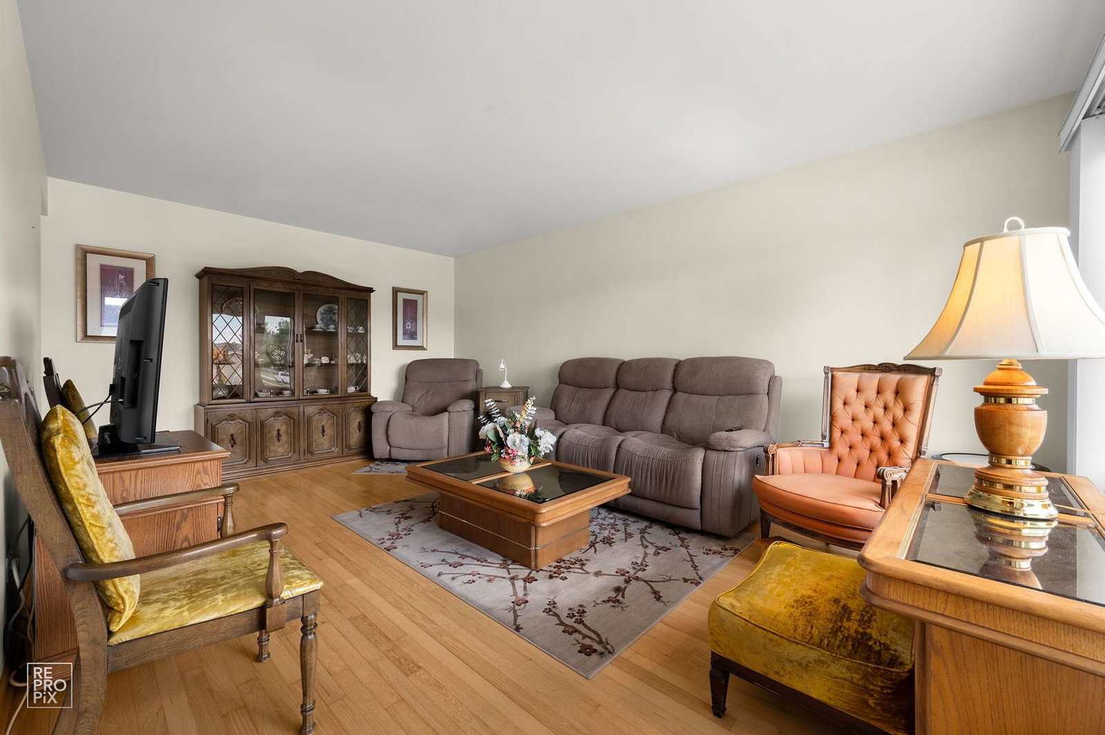 9972 Ivanhoe Avenue, Schiller Park, IL 60176 — exterior view