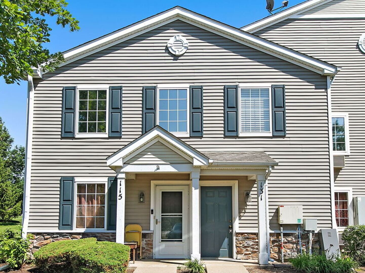 131 Silverstone Drive #4, Carpentersville, IL 60110 — exterior view
