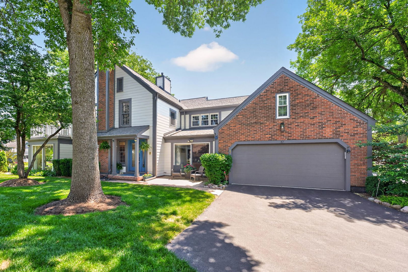 87 Whittington Course, St. Charles, IL 60174 — exterior view