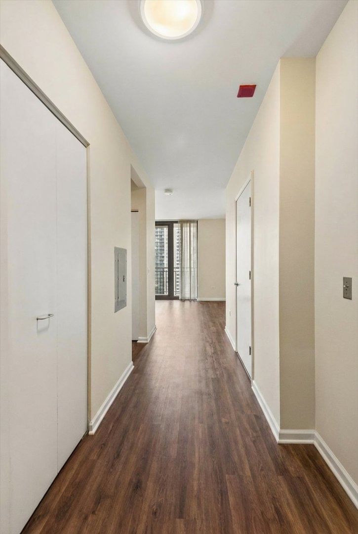 630 N State Street #2001, Chicago, IL 60654 — exterior view