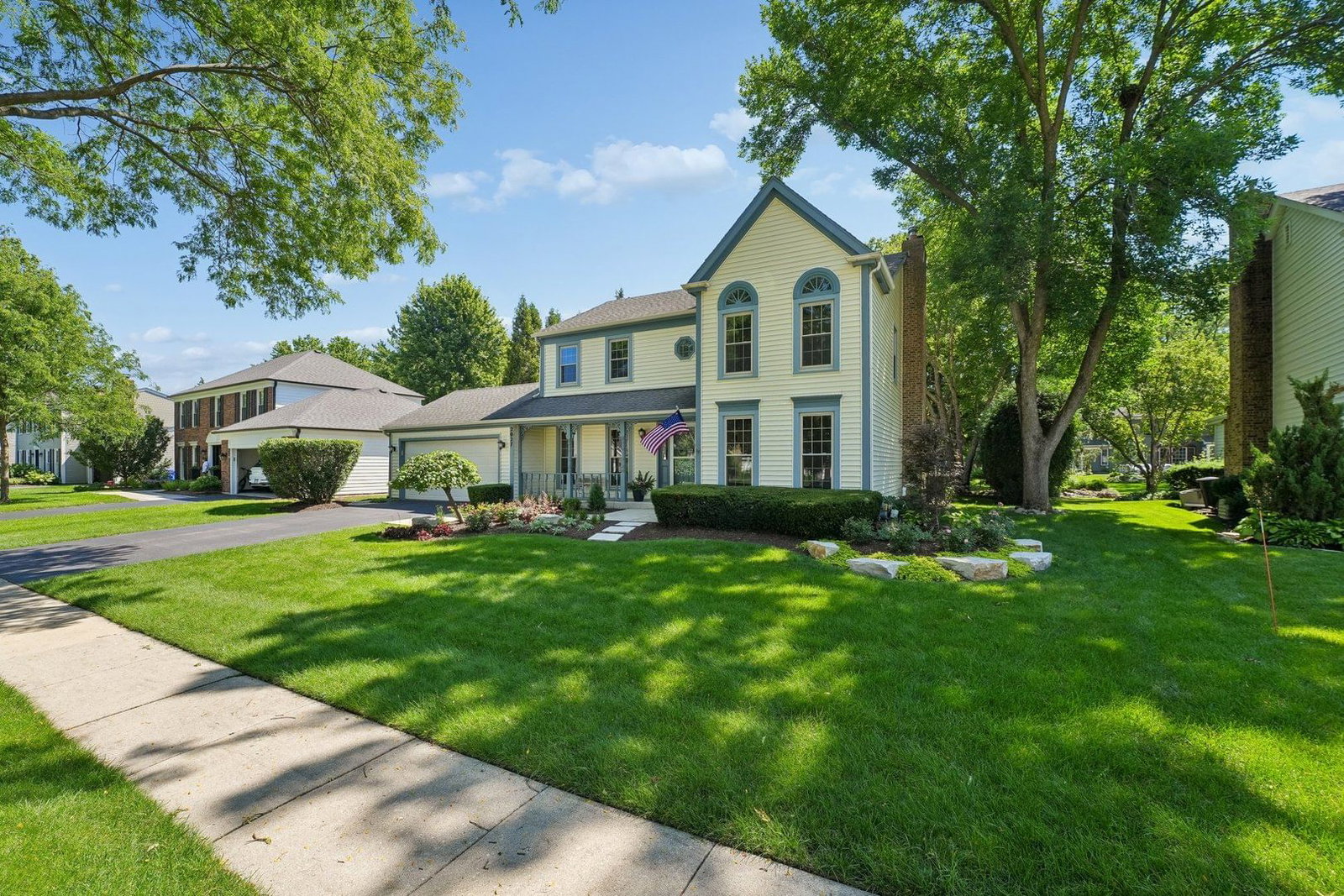 2027 Richton Drive, Wheaton, IL 60189 — exterior view