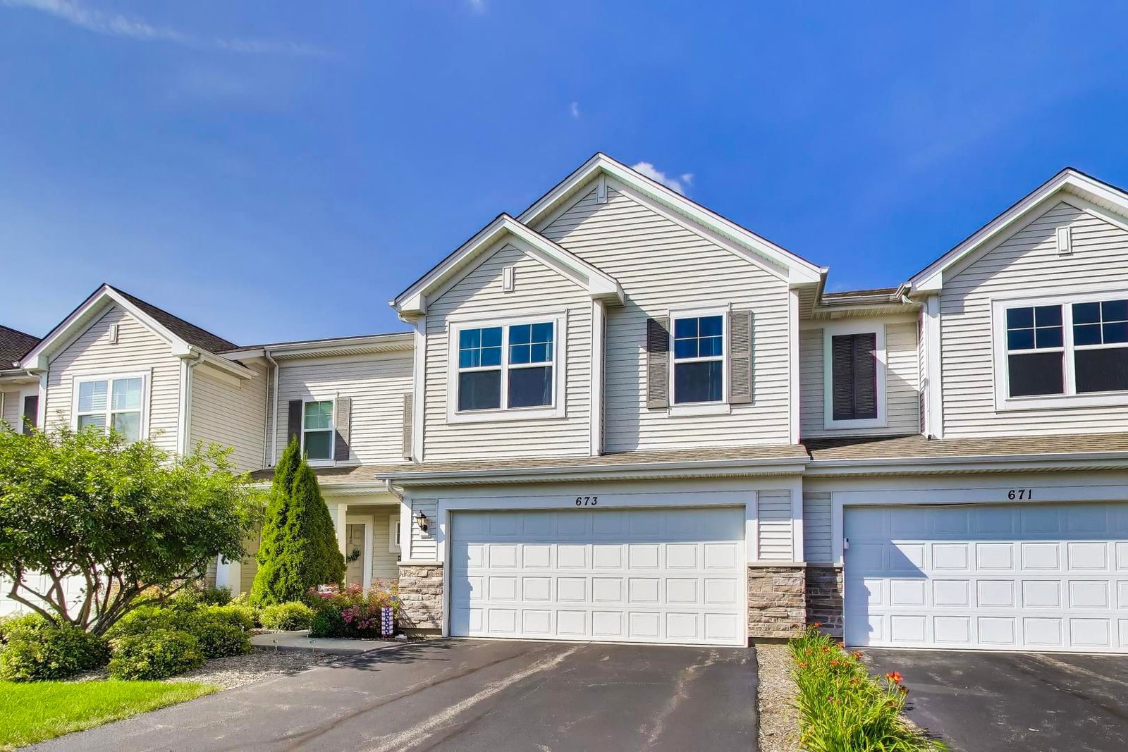673 Anchorage Court, Pingree Grove, IL 60140 — exterior view