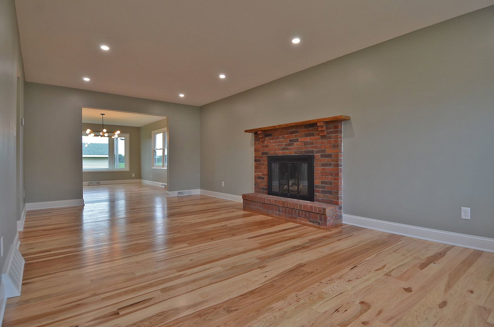 304 Sequoia Drive, Streator, IL 61364 — kitchen view