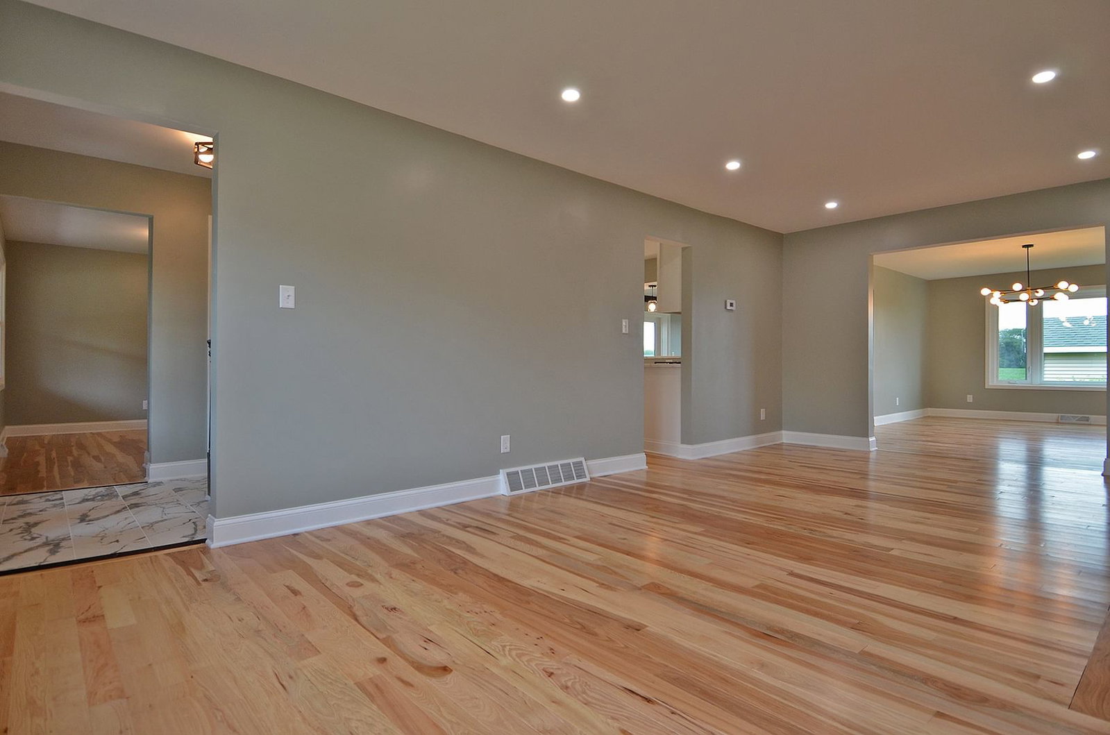 304 Sequoia Drive, Streator, IL 61364 — kitchen view