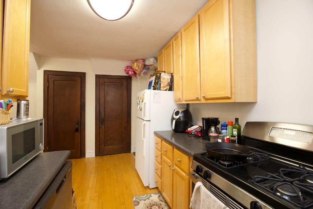 733 Elm Street #301, Winnetka, IL 60093 — living view