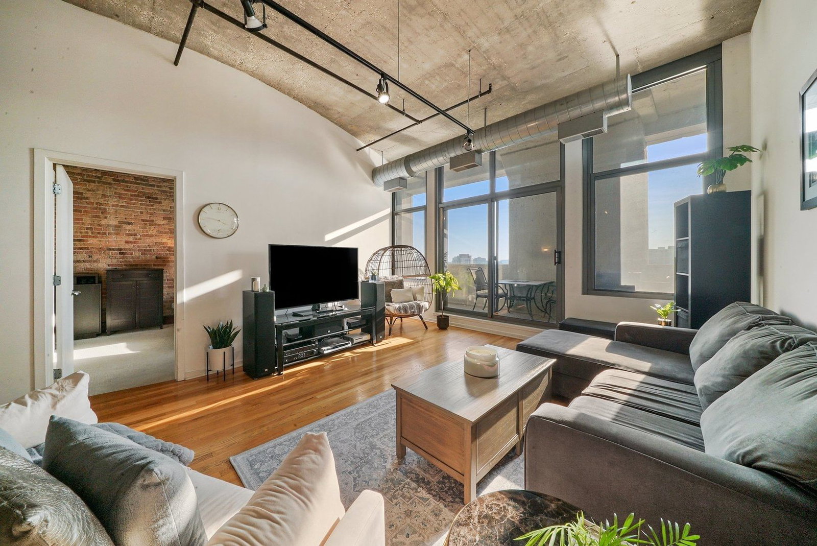 900 N Kingsbury Street #800, Chicago, IL 60610 — exterior view