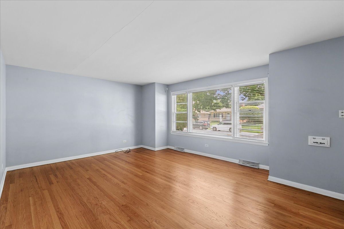 5420 Drury Lane, Oak Lawn, IL 60453 — kitchen view