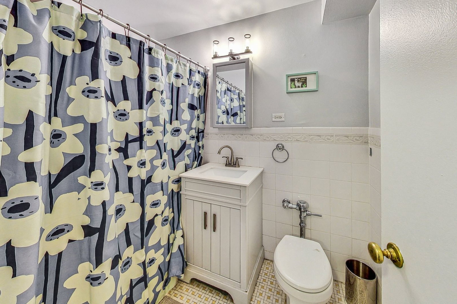 6030 N Sheridan Road #511, Chicago, IL 60660 — living view