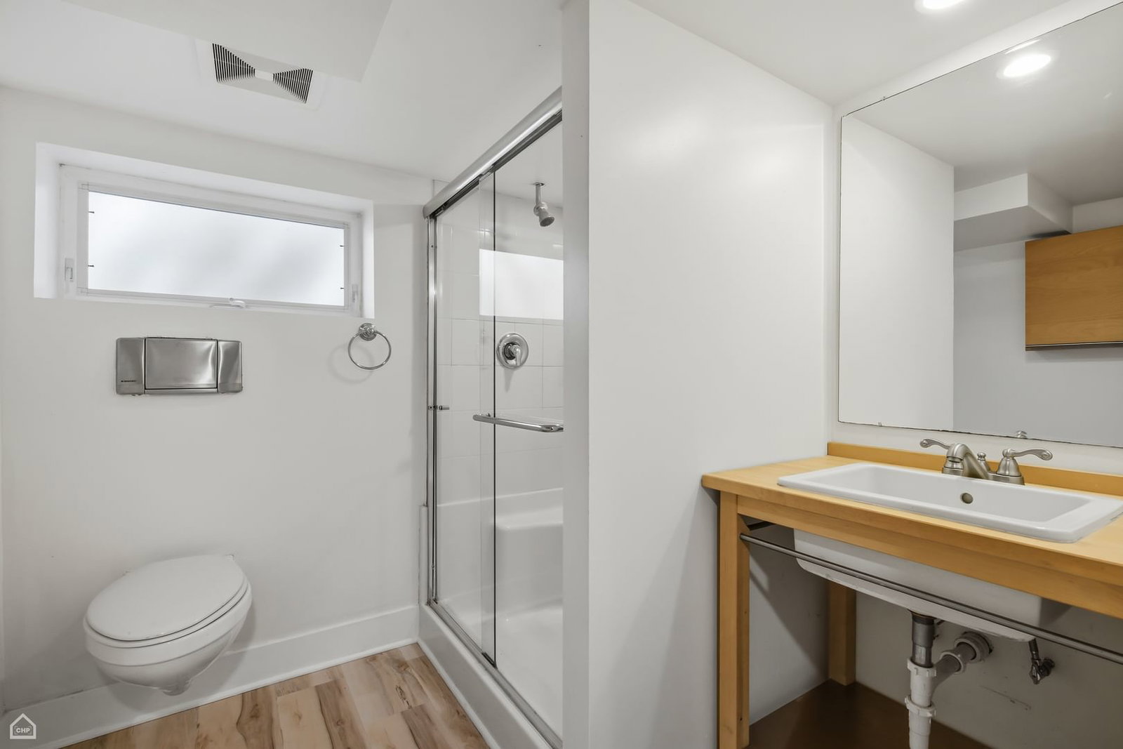 1826 Laurel Avenue, Evanston, IL 60201 — living view