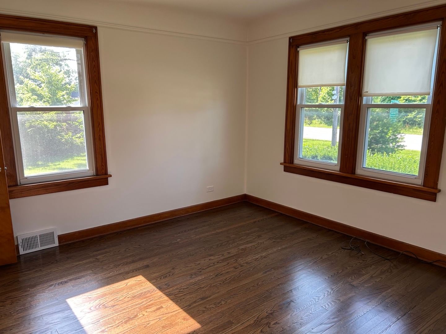 25080 W Il  173 Route #1, Antioch, IL 60002 — living view