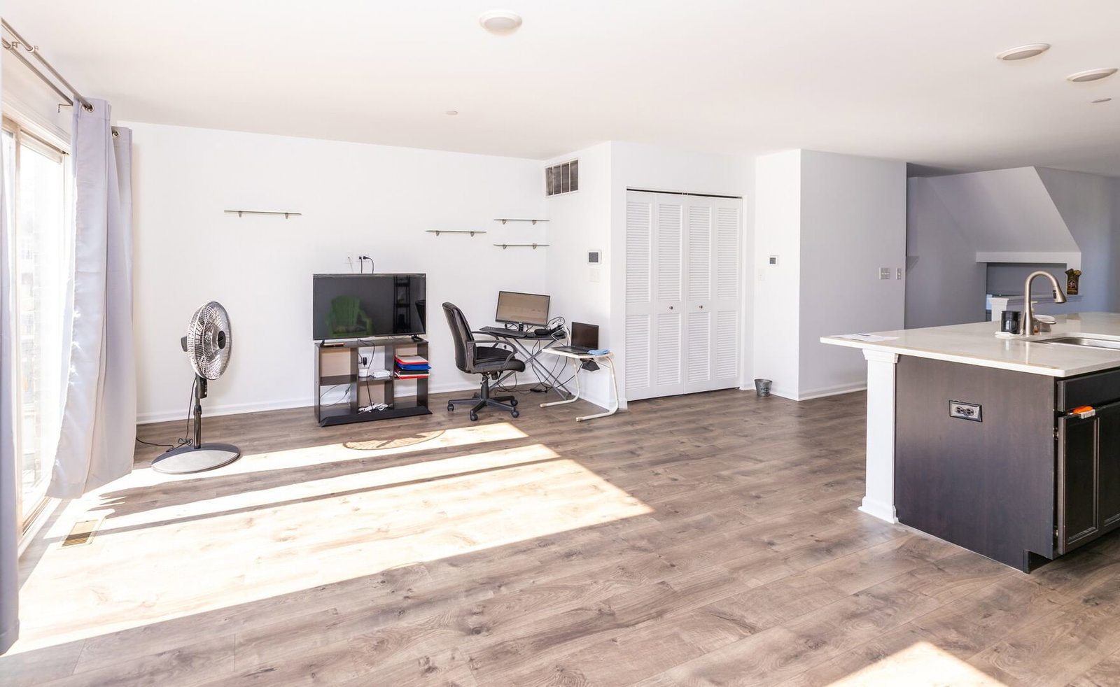 908 Bradford Drive, Naperville, IL 60563 — kitchen view