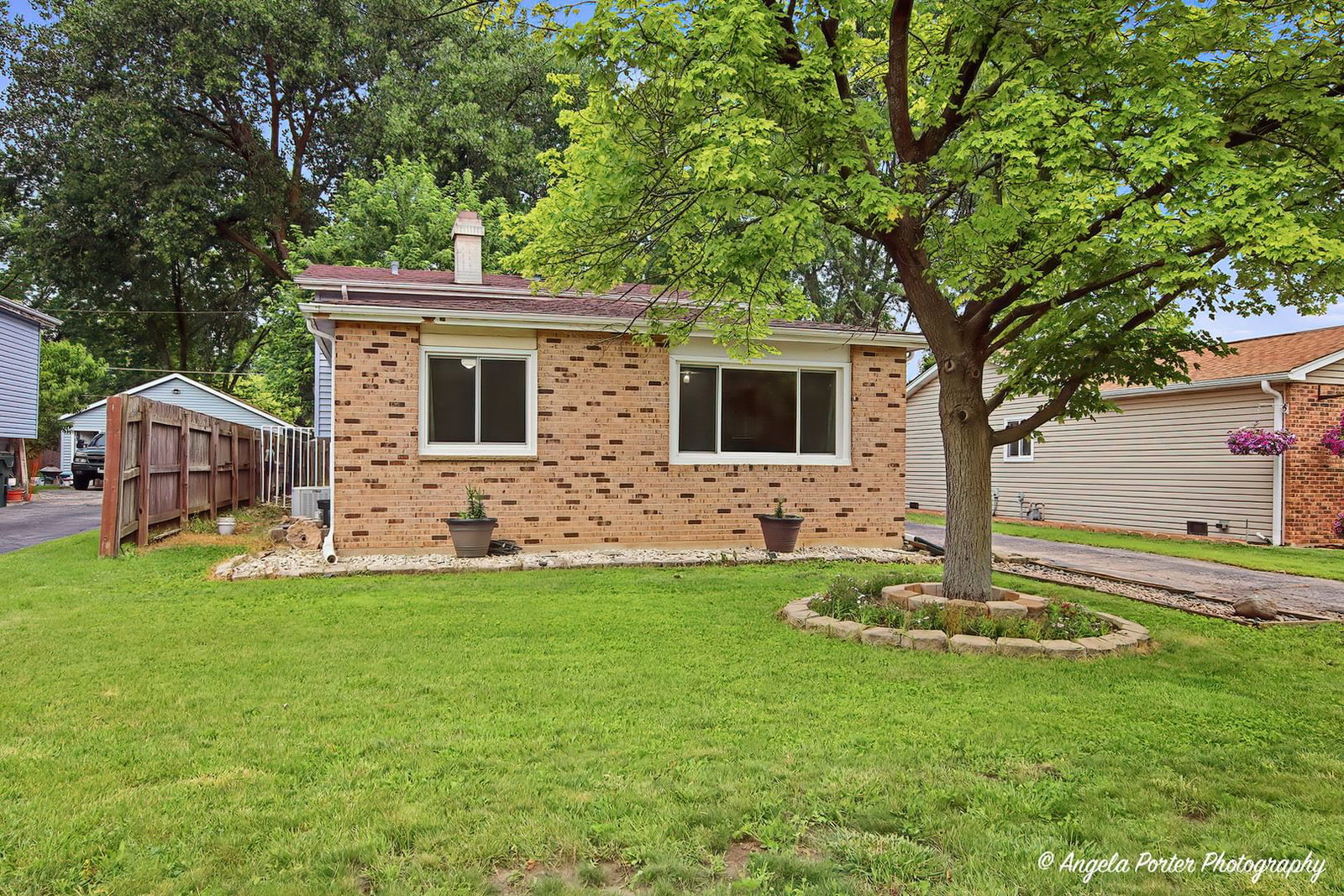 122 Hickory Street, Mundelein, IL 60060 — exterior view
