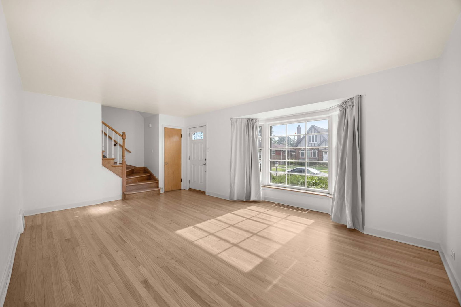 901 Manchester Avenue, Westchester, IL 60154 — exterior view