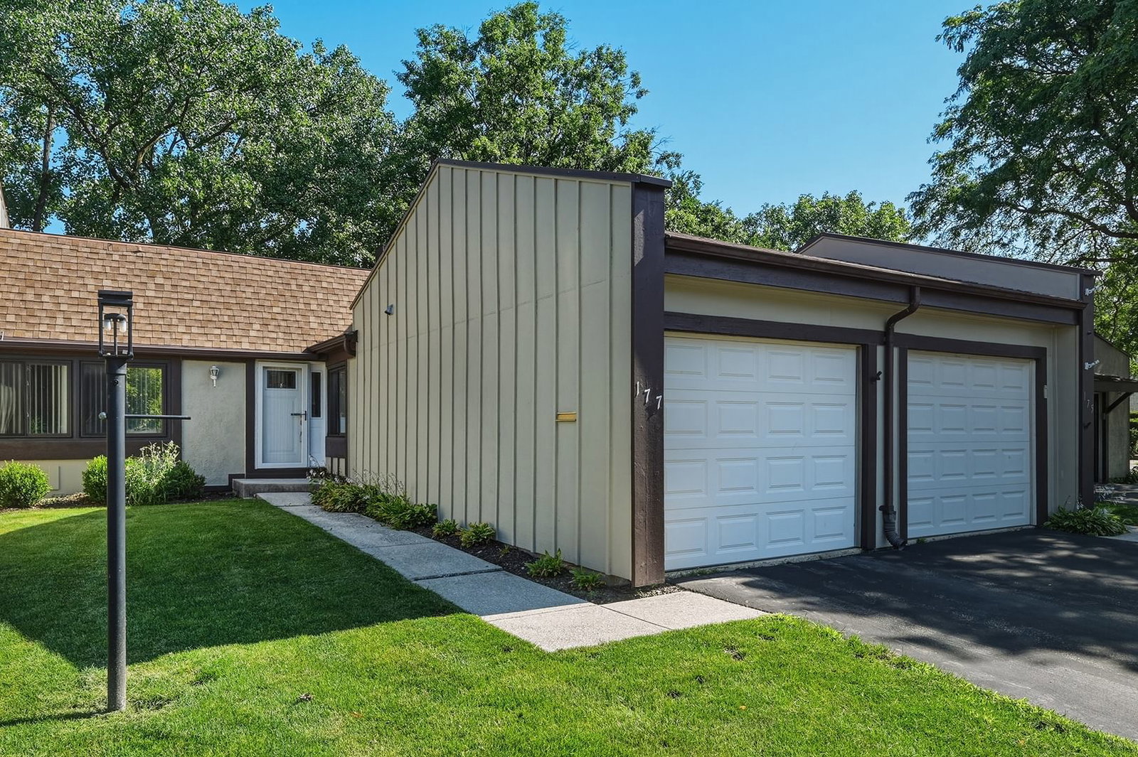 177 Cascade Drive, Indian Head Park, IL 60525 — exterior view
